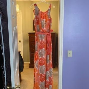 Plus size Jessica Howard floral maxi dress